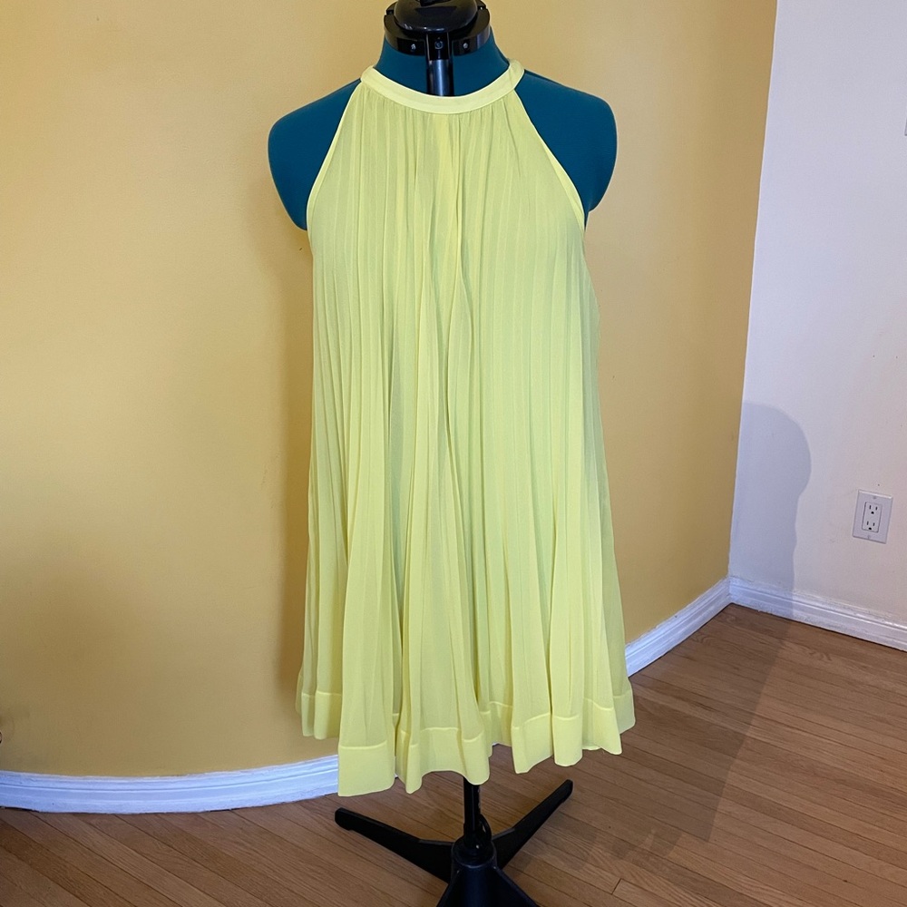 Fun and flirty yellow Zara party dress M